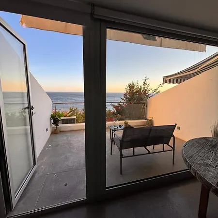 Guestready - Beachfront Apartment