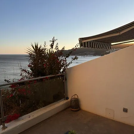 Guestready - Beachfront Apartment